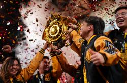 开云官网-胜负在握！巅峰对决陷入悬念，加时决胜负的简单介绍