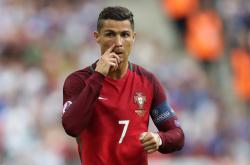 开云体育官网-阿坎吉一锤定音！切尔西淘汰贝蒂斯，瑞士铁卫从后防基石到关键先生的蜕变之路