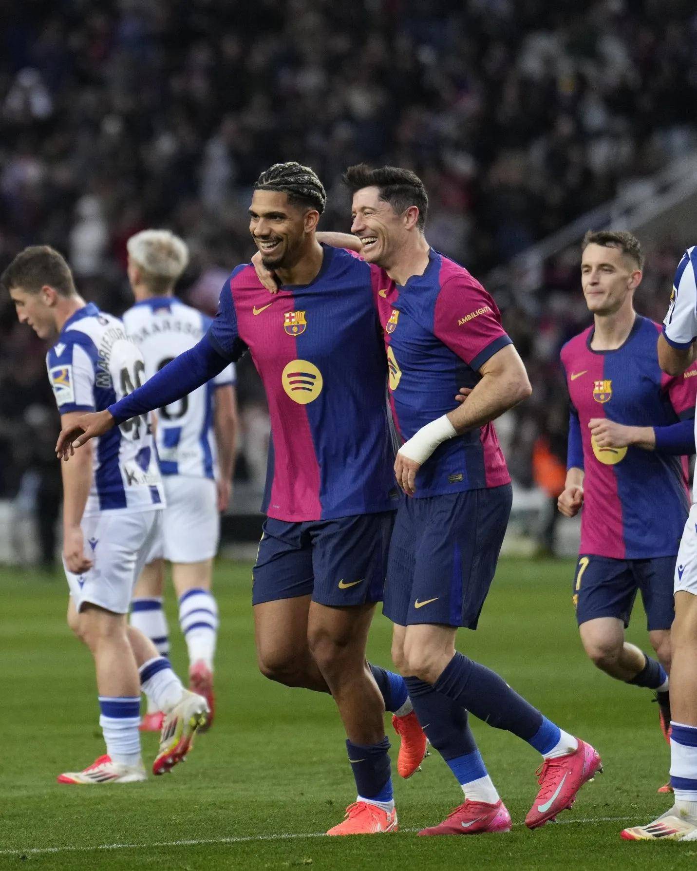 阿根廷碾压曼联，德容绝境逆转