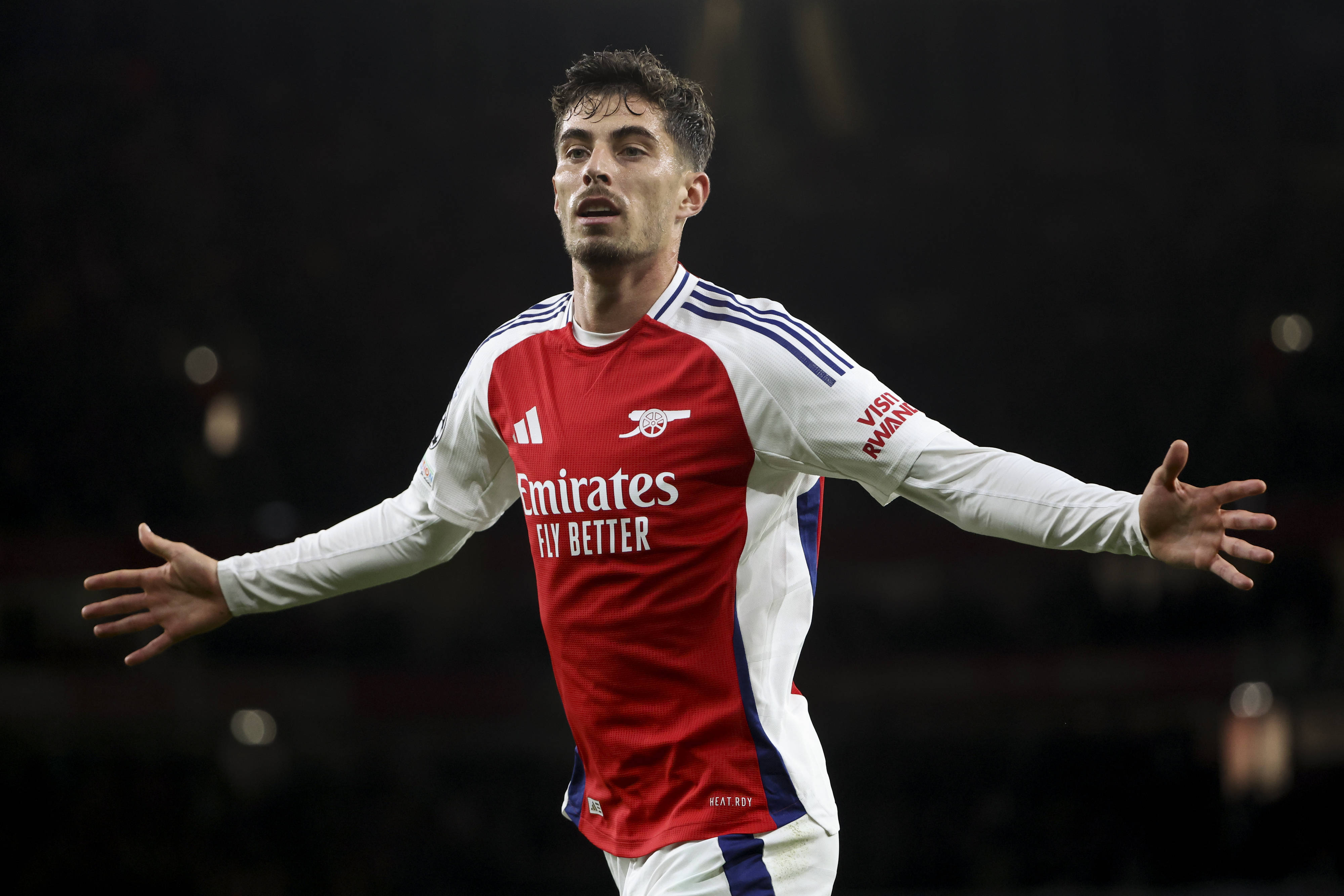 国际米兰爆冷阿森纳，莱万惊艳世界的简单介绍