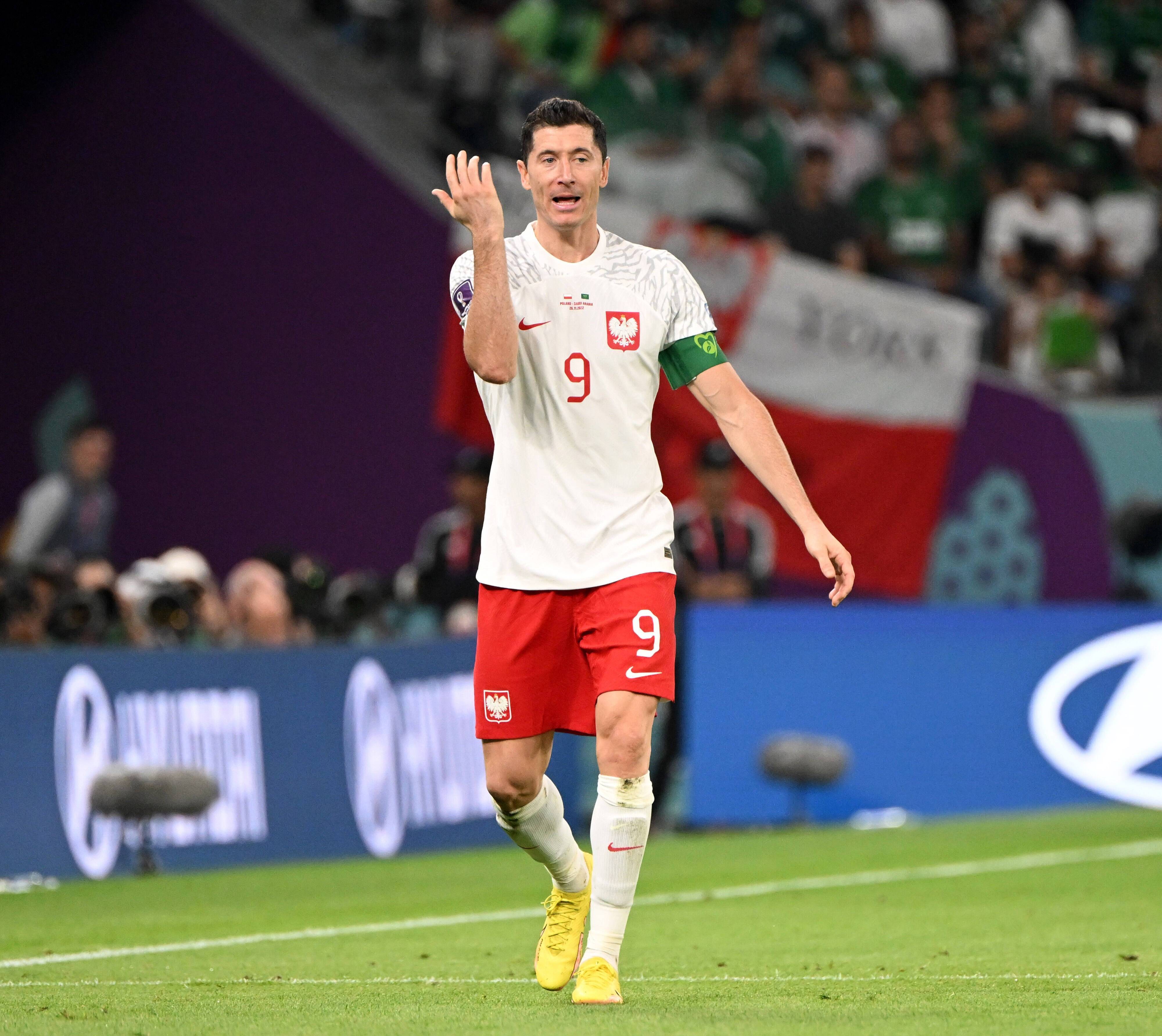 国际米兰爆冷阿森纳，莱万惊艳世界的简单介绍