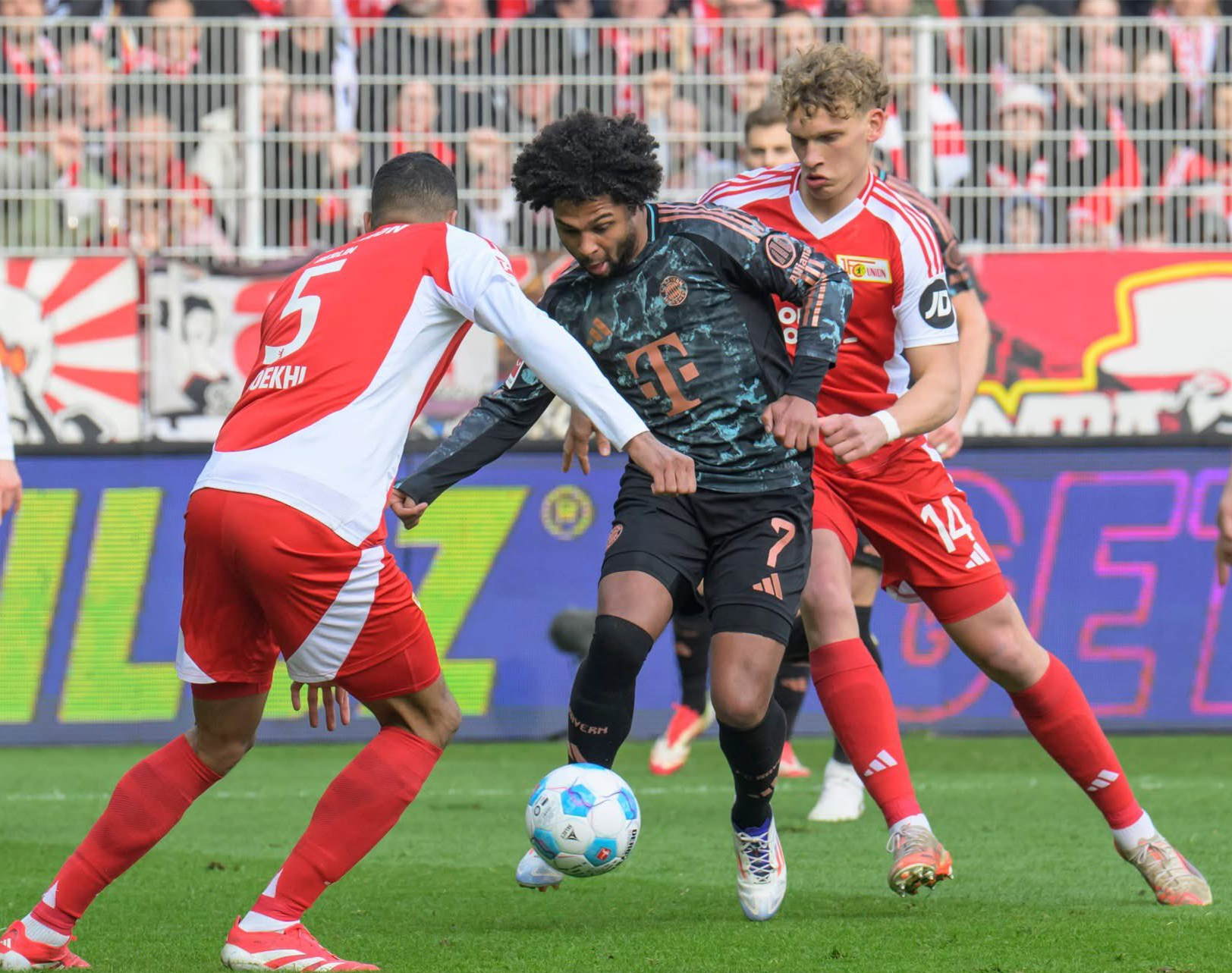 马德里竞技险胜拜仁，阿尔瓦雷斯打破历史纪录