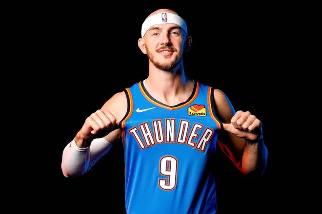 关于湖人B队横扫马刺，卡鲁索一己之力扛起全队的信息