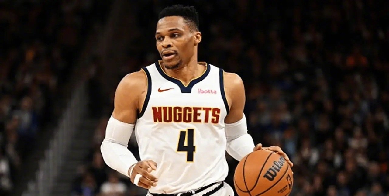 包含独行侠鏖战中国男篮，威斯布鲁克一己之力扛起全队的词条