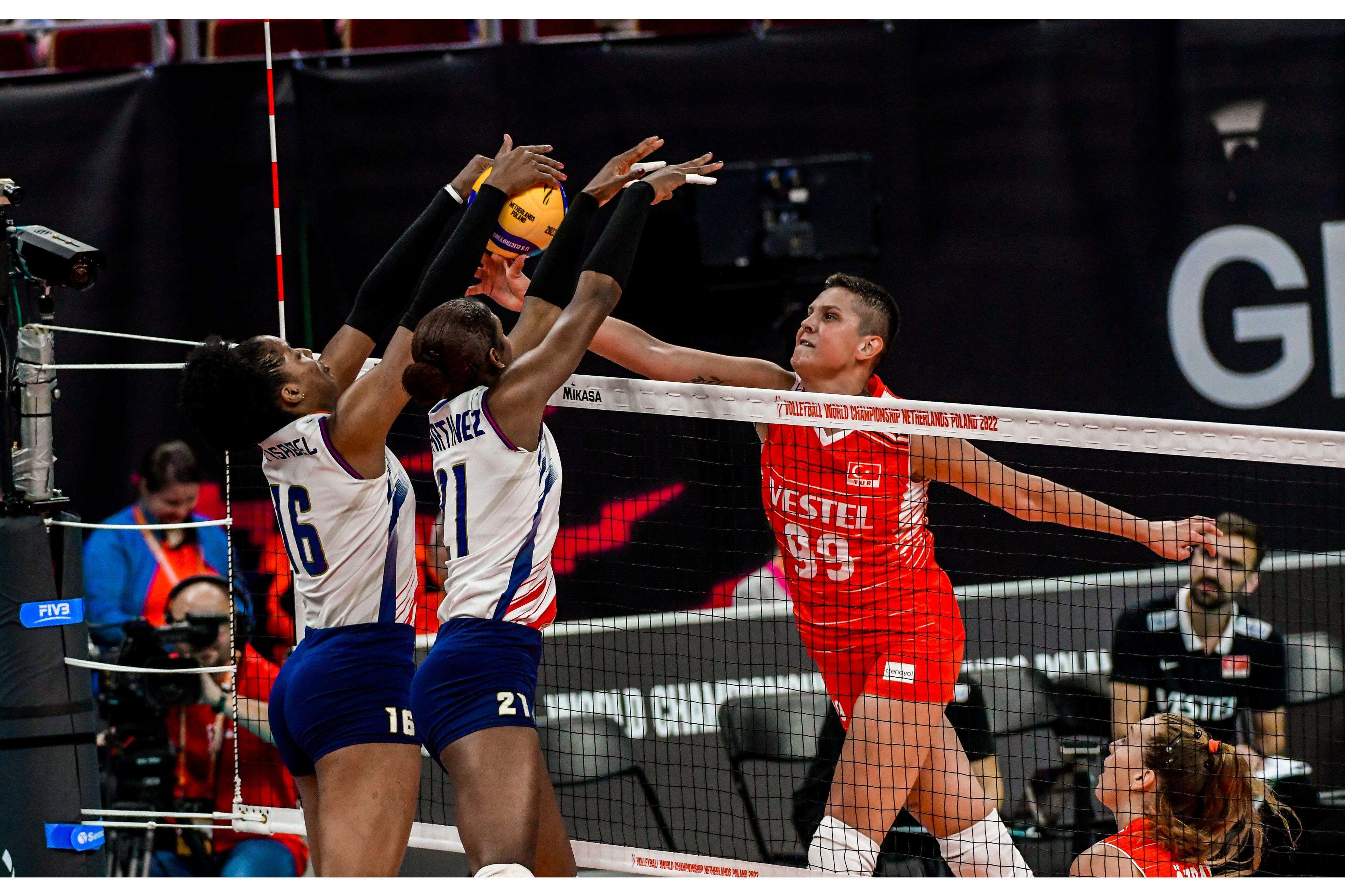 荷兰鏖战土耳其，基米希带队取胜