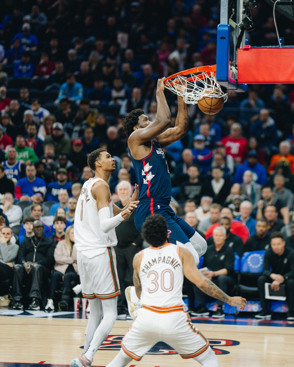 包含魔术力克马刺，恩比德扛起全队的词条