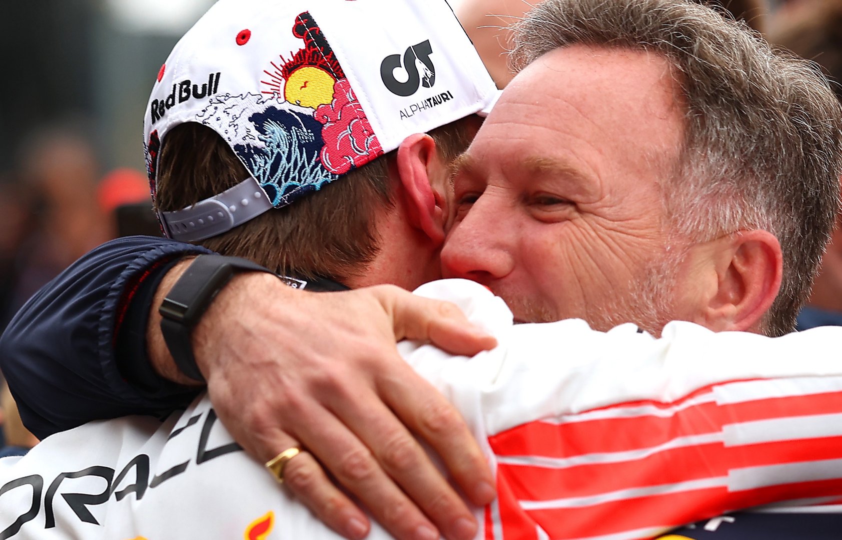 阿斯顿马丁逆转迈凯伦，维斯塔潘统治全场的简单介绍