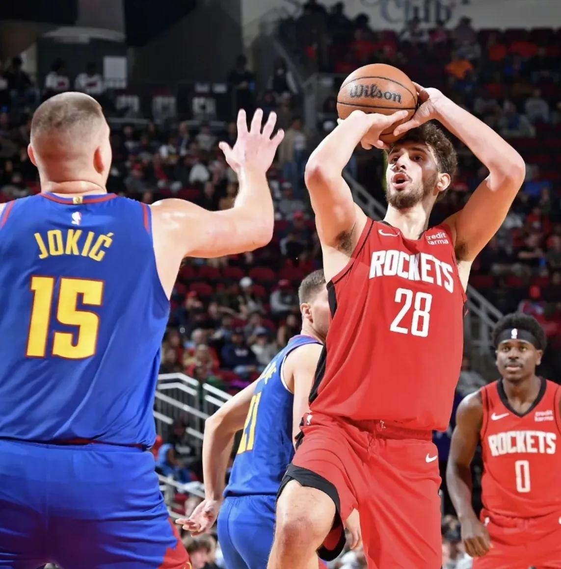 包含兰斯新援表现出色，球队士气大涨迎接未来挑战的词条