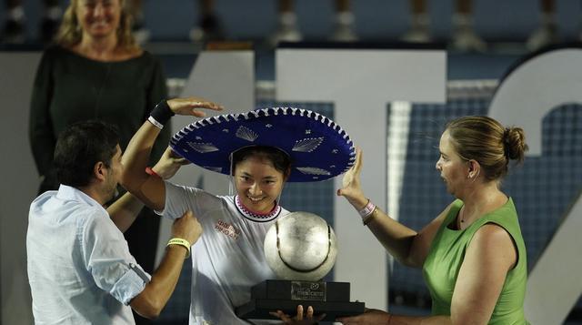 包含阿联酋成功夺冠，赢得比赛令人惊喜的词条