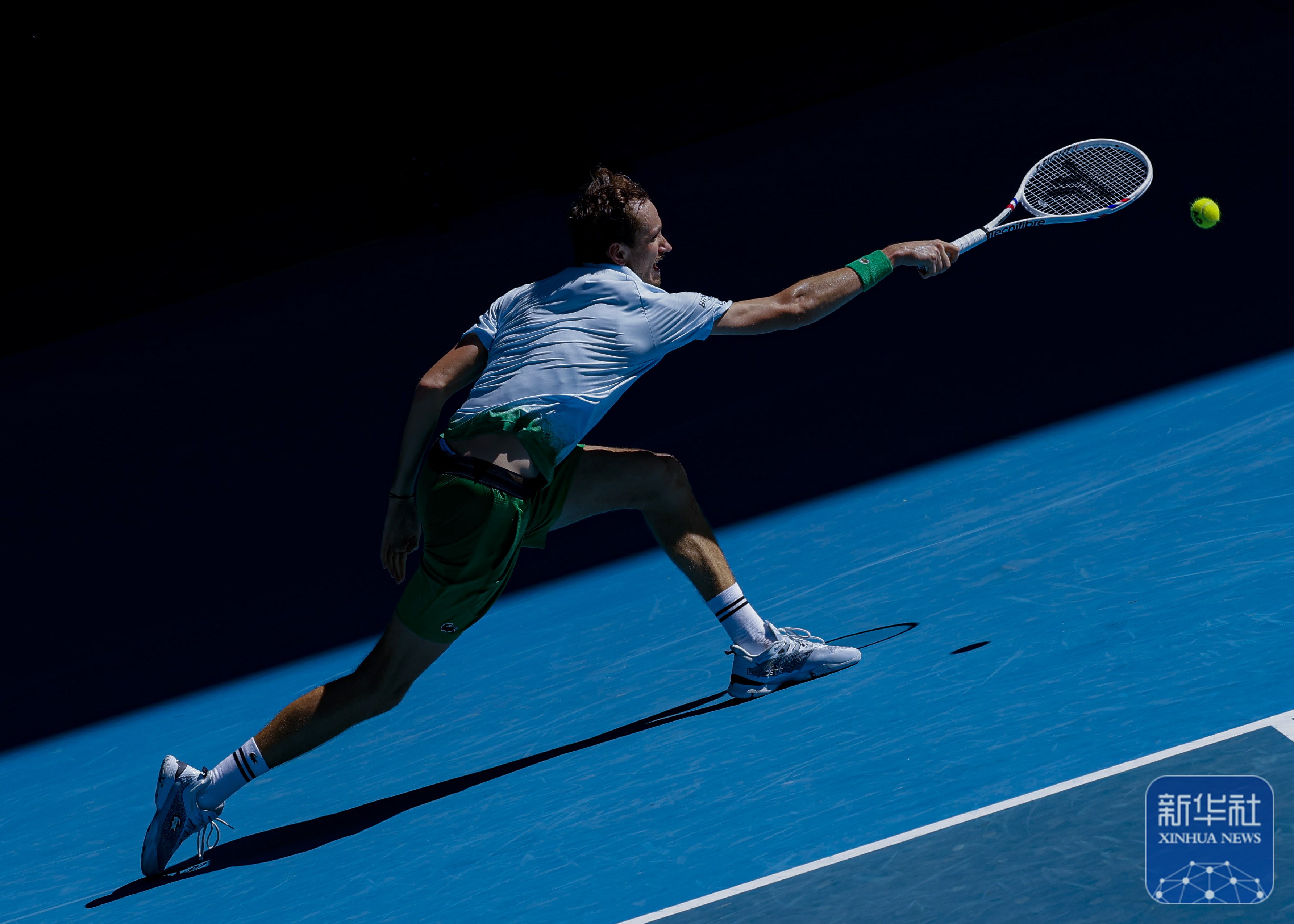 包含法国网球队爆冷美国网球队，梅德韦杰夫三分雨点燃全场的词条