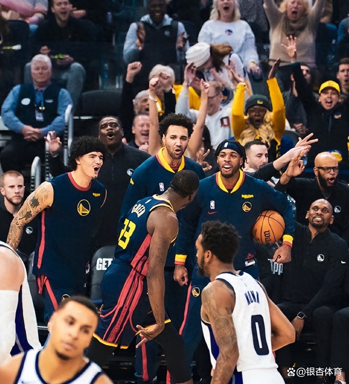 关于勇士B队碾压凯尔特人B队，贝弗利制霸全场的信息