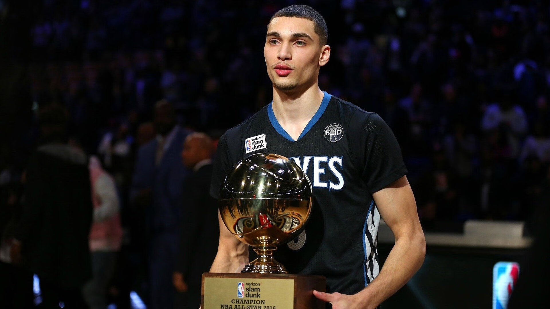 德罗赞打出统治级数据，勇士终结辽宁队，当两种统治力在体育世界交汇