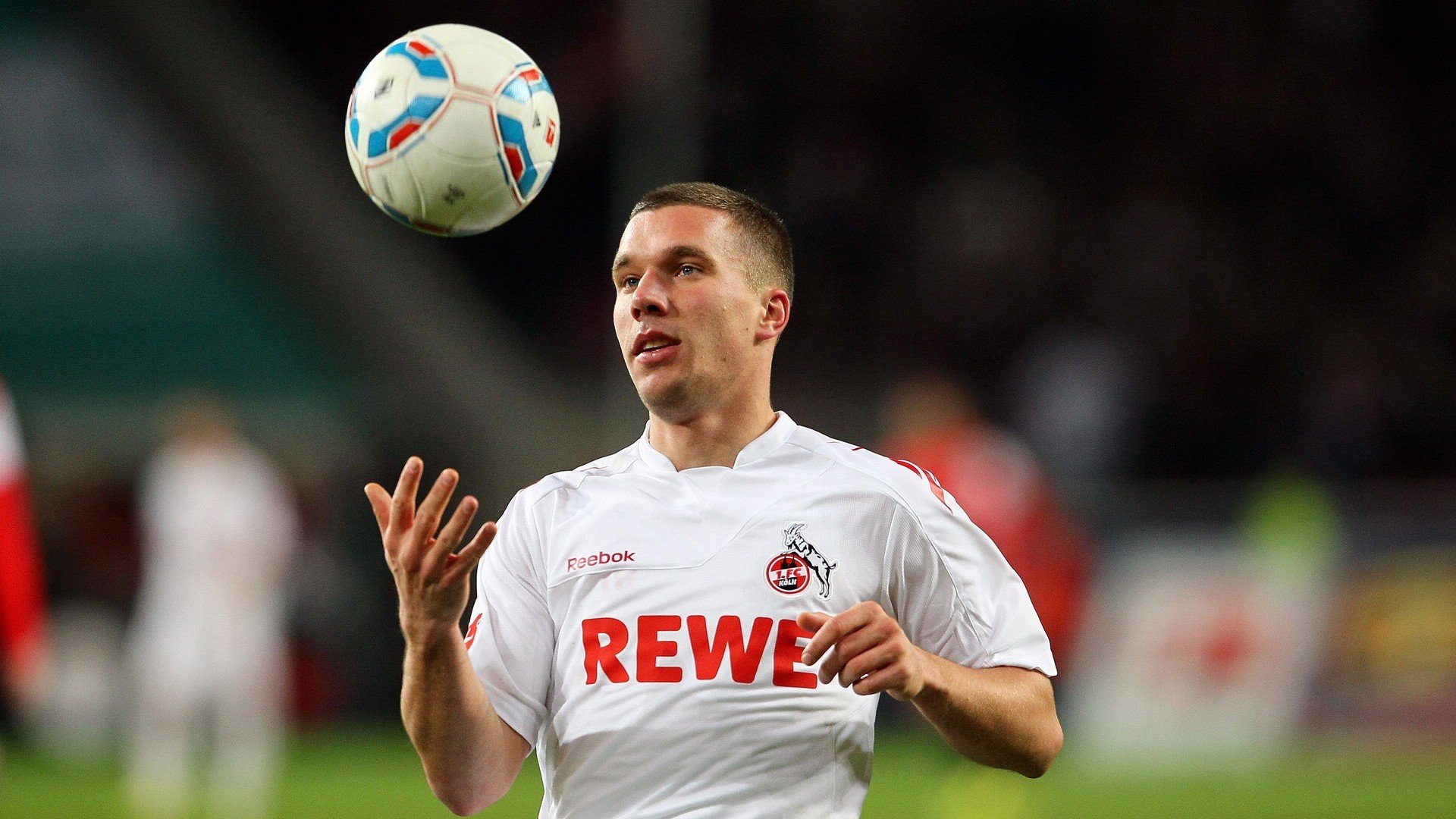 冰与火的对决,当洪都拉斯封锁冰岛,萨拉赫如何统治攻防两端?