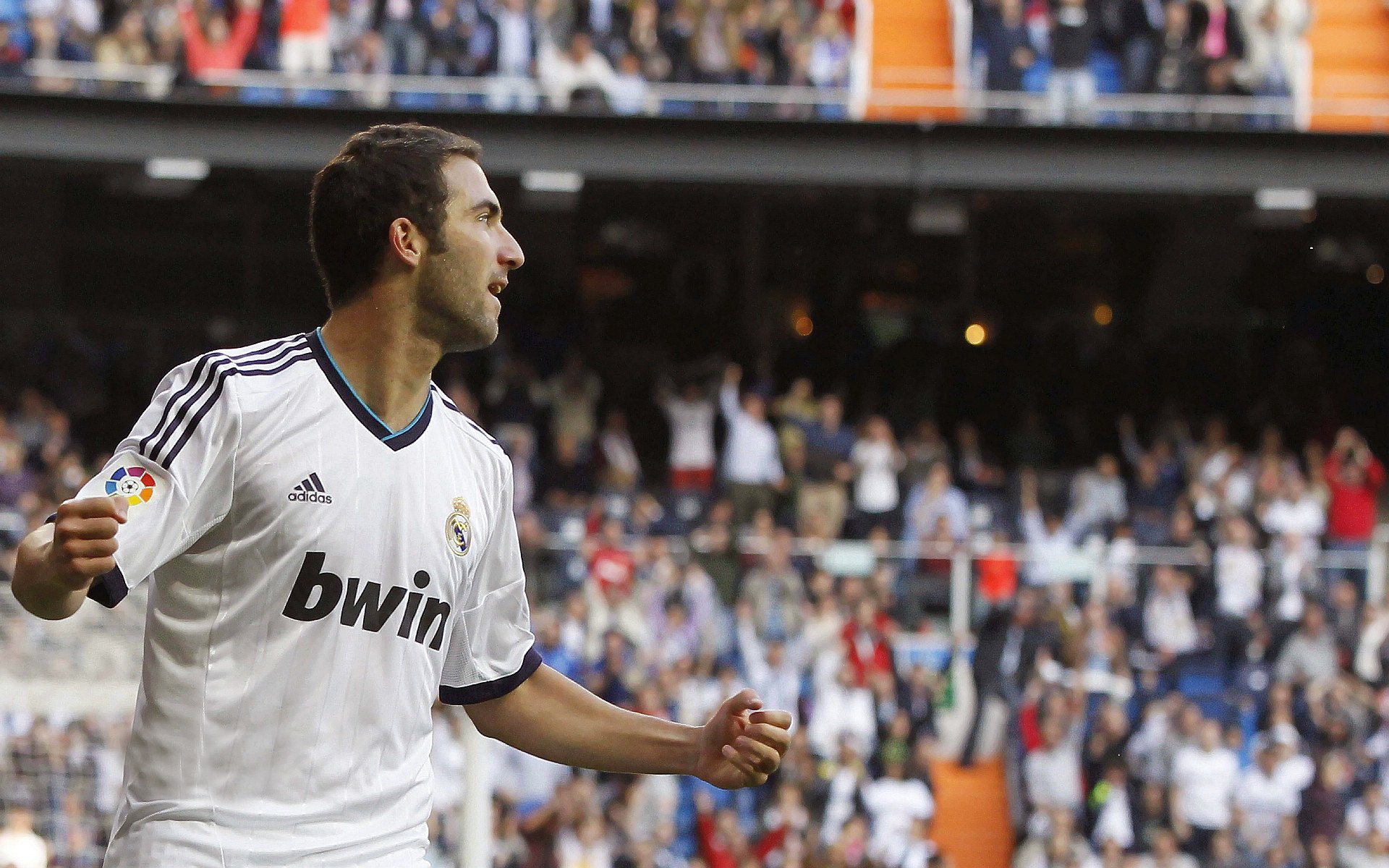 维尼修斯闪电两击，里昂主场梦碎蓝桥—切尔西提前锁定胜局